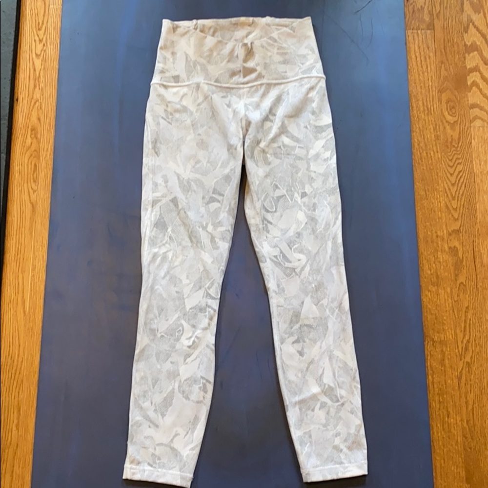 Grey/White 7/8 Lulu Align Leggings - 6